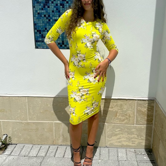 Brand New 🔥Gorgeous Talulah Floral Bodycon Dress - Picture 2 of 6